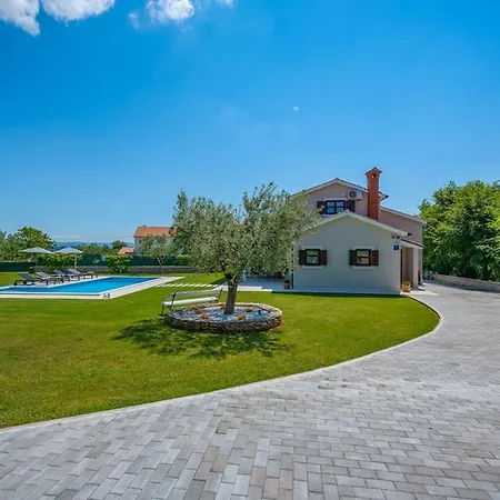 Holiday home Zara