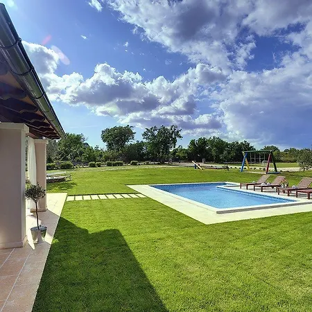 Holiday home Zara