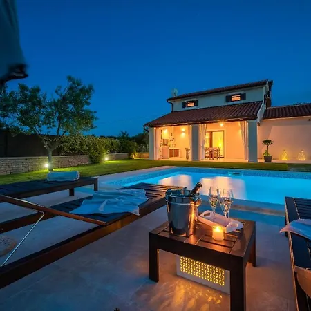 Holiday home Zara